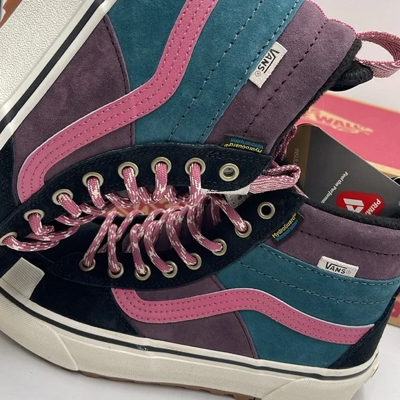 Vans WMNS Sk8-Hi Mte-2 Trekker Multi Color
VNOA5HZZMUL
Boots Cold Weather Snkrs - Picture 15 of 16